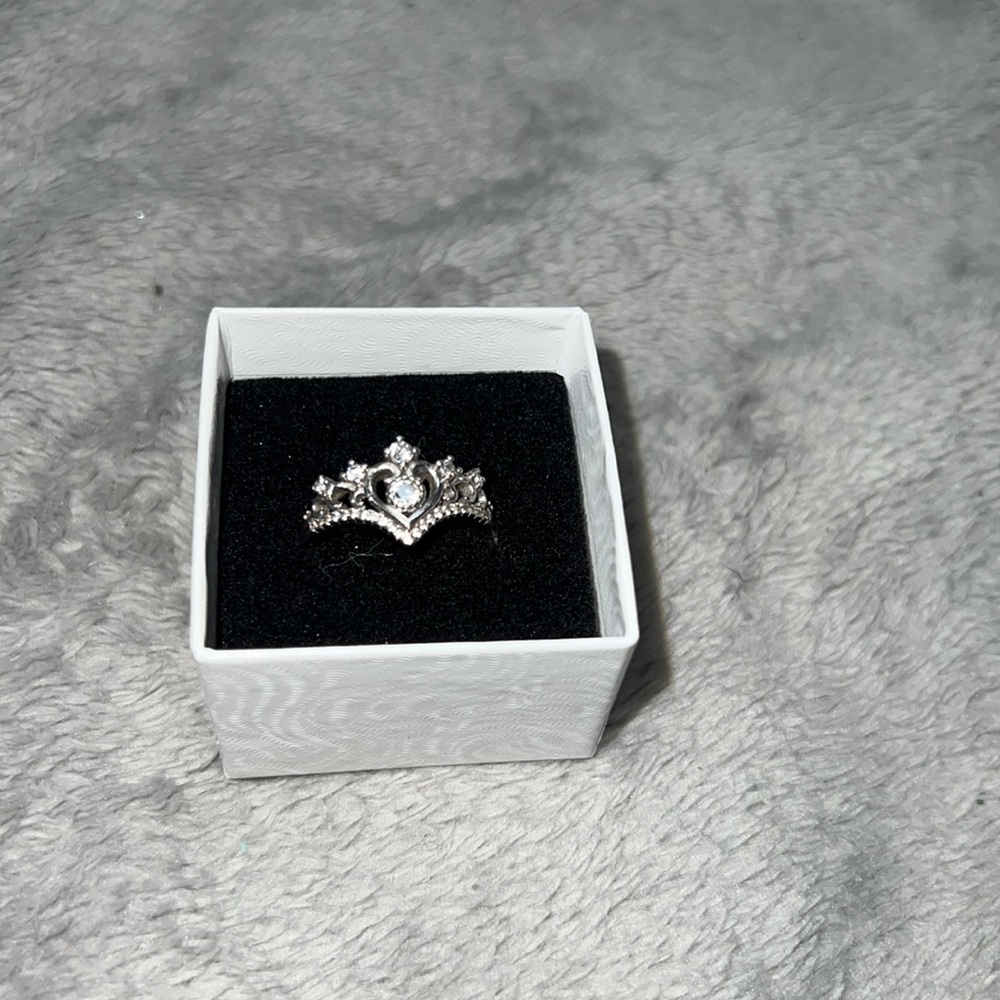 Crown ring